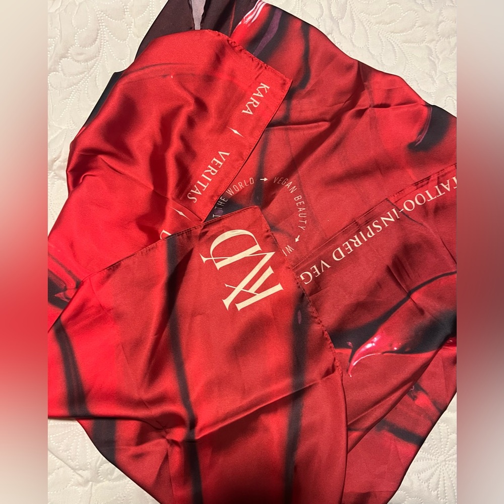 NEW KVD Scarf